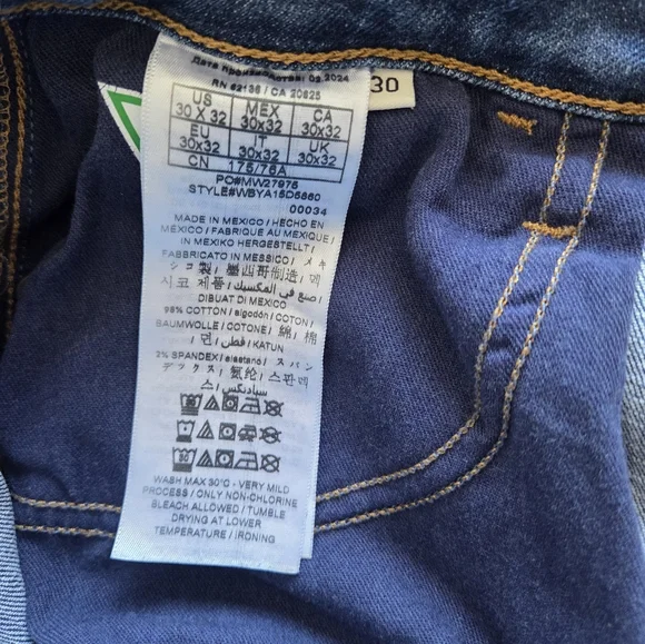 Guess Sexy Straight Jean - Picture 5 of 5